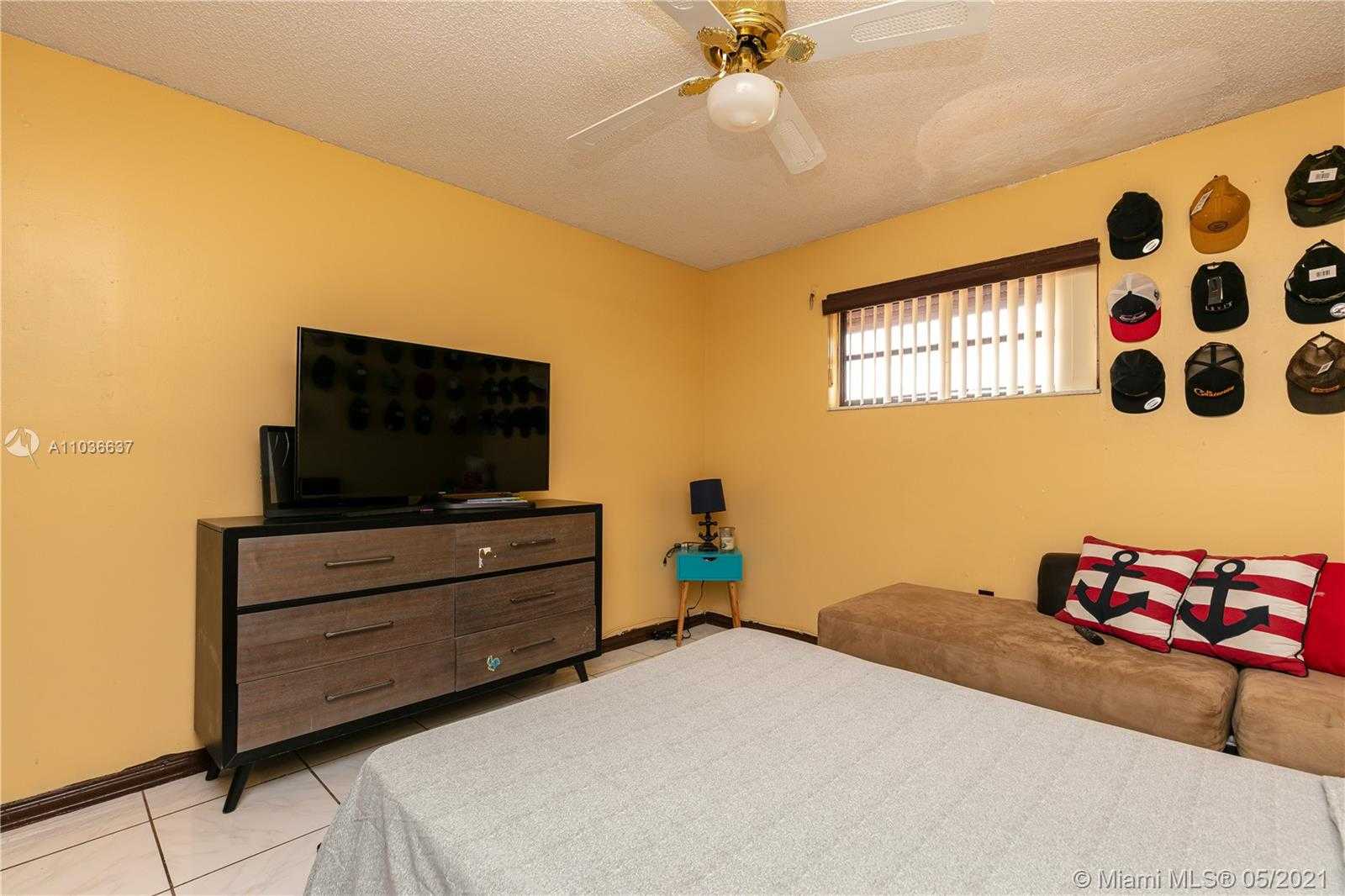 Small Image of 6445 SOUTH WEST 135TH AVE #E, Miami Number 20