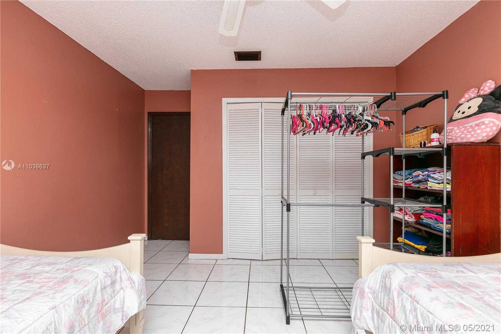 Small Image of 6445 SOUTH WEST 135TH AVE #E, Miami Number 22