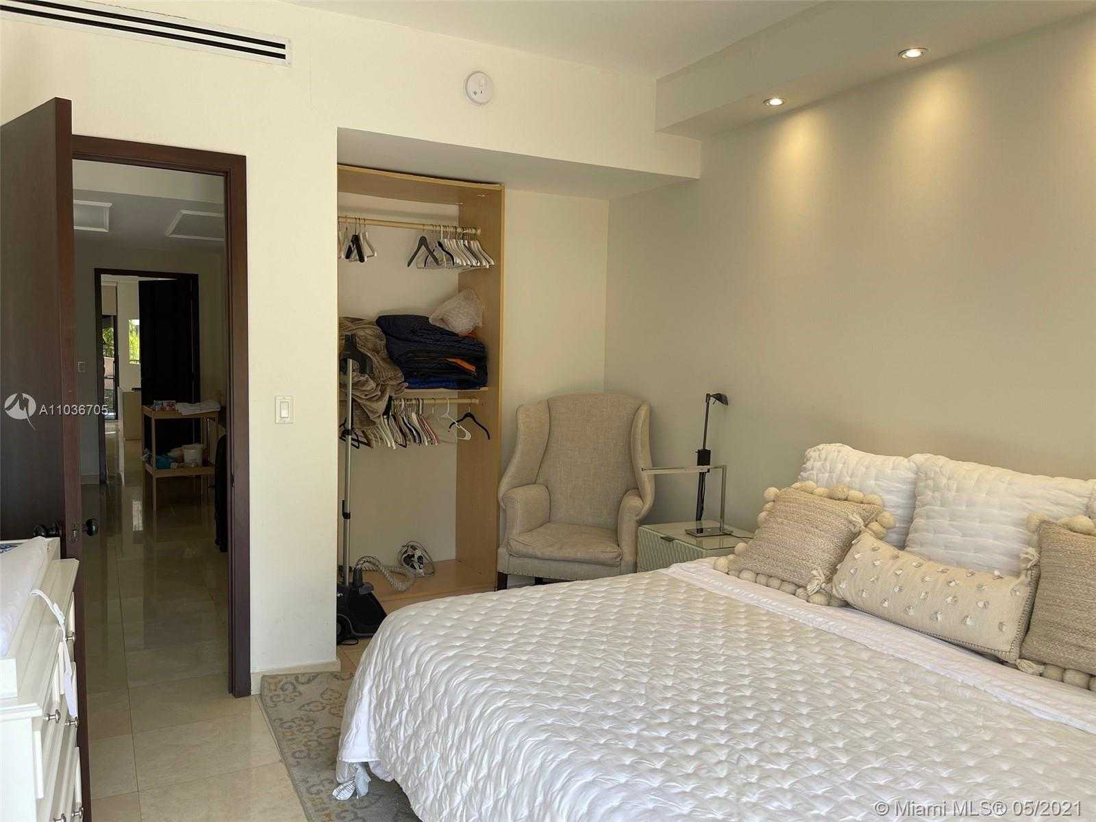 Small Image of 201 CRANDON BLVD #169, Key Biscayne Number 25