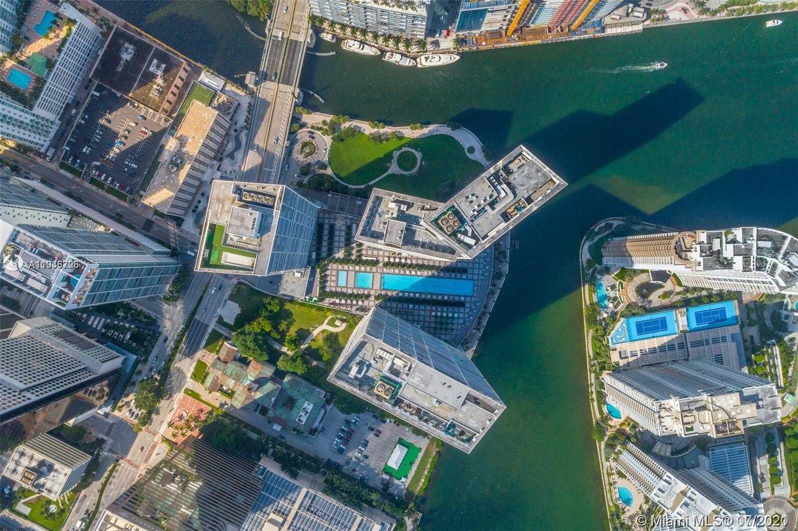 Small Image of 485 BRICKELL AVENUE #4906, Miami Number 3