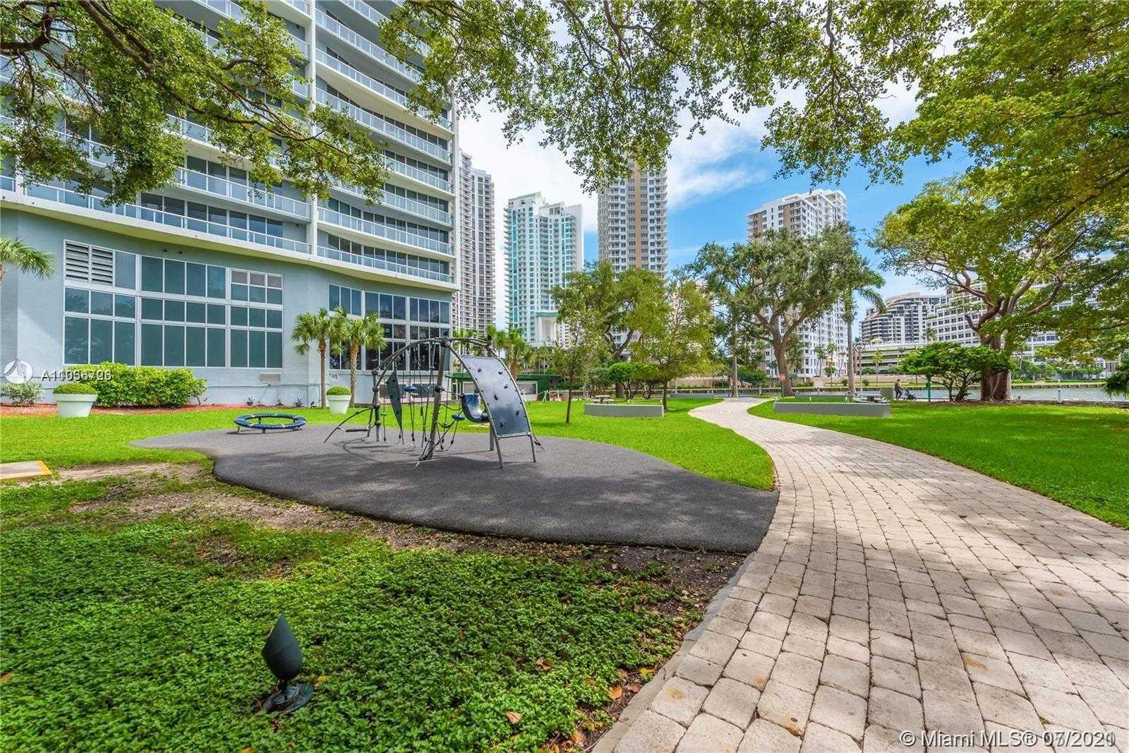 Small Image of 485 BRICKELL AVENUE #4906, Miami Number 8