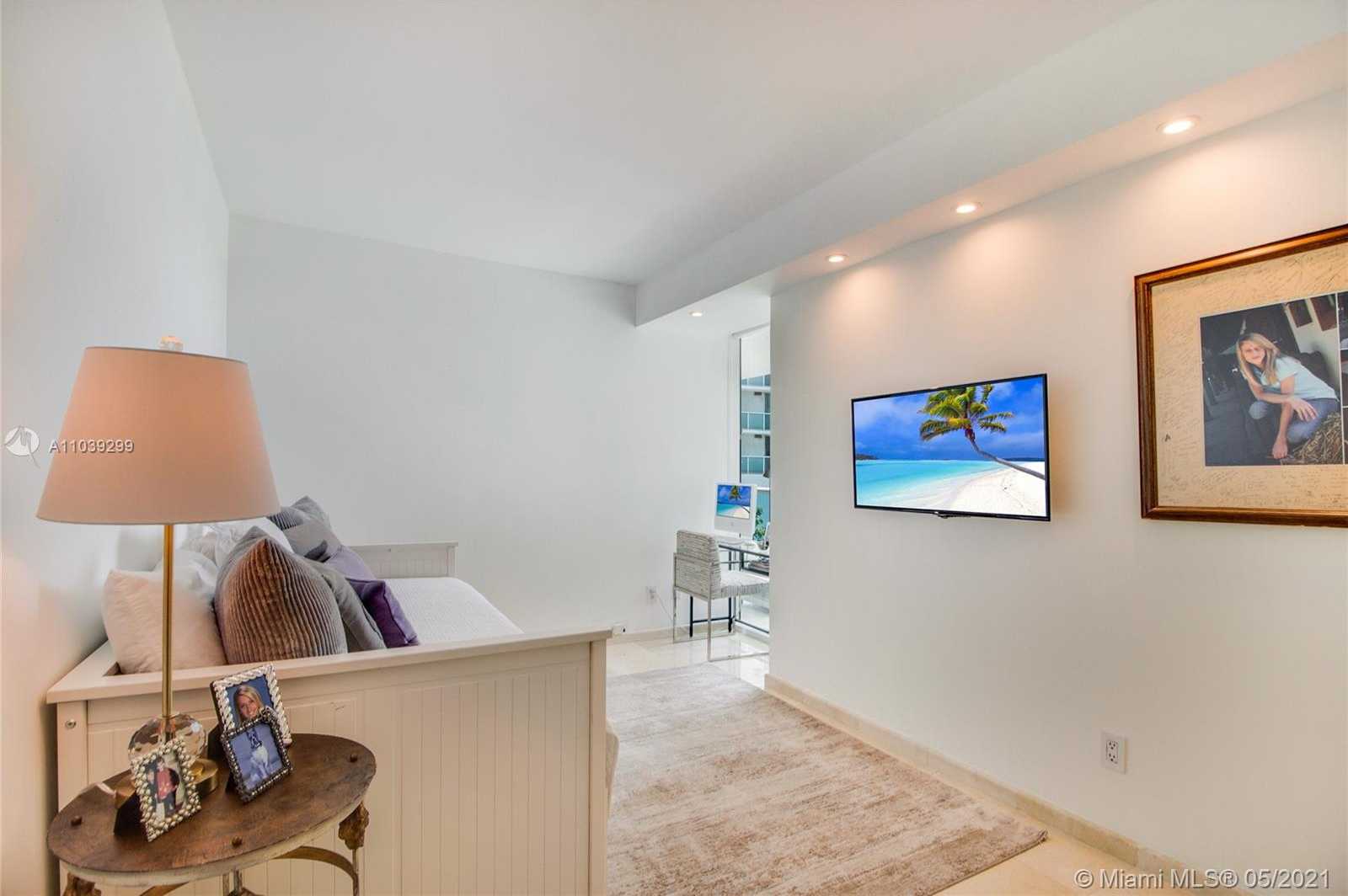 Small Image of 2127 BRICKELL AVE #704, Miami Number 12