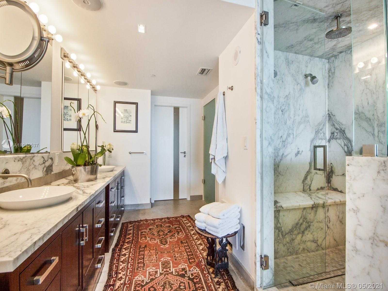 Small Image of 3535 HIAWATHA AVE #304, Miami Number 15