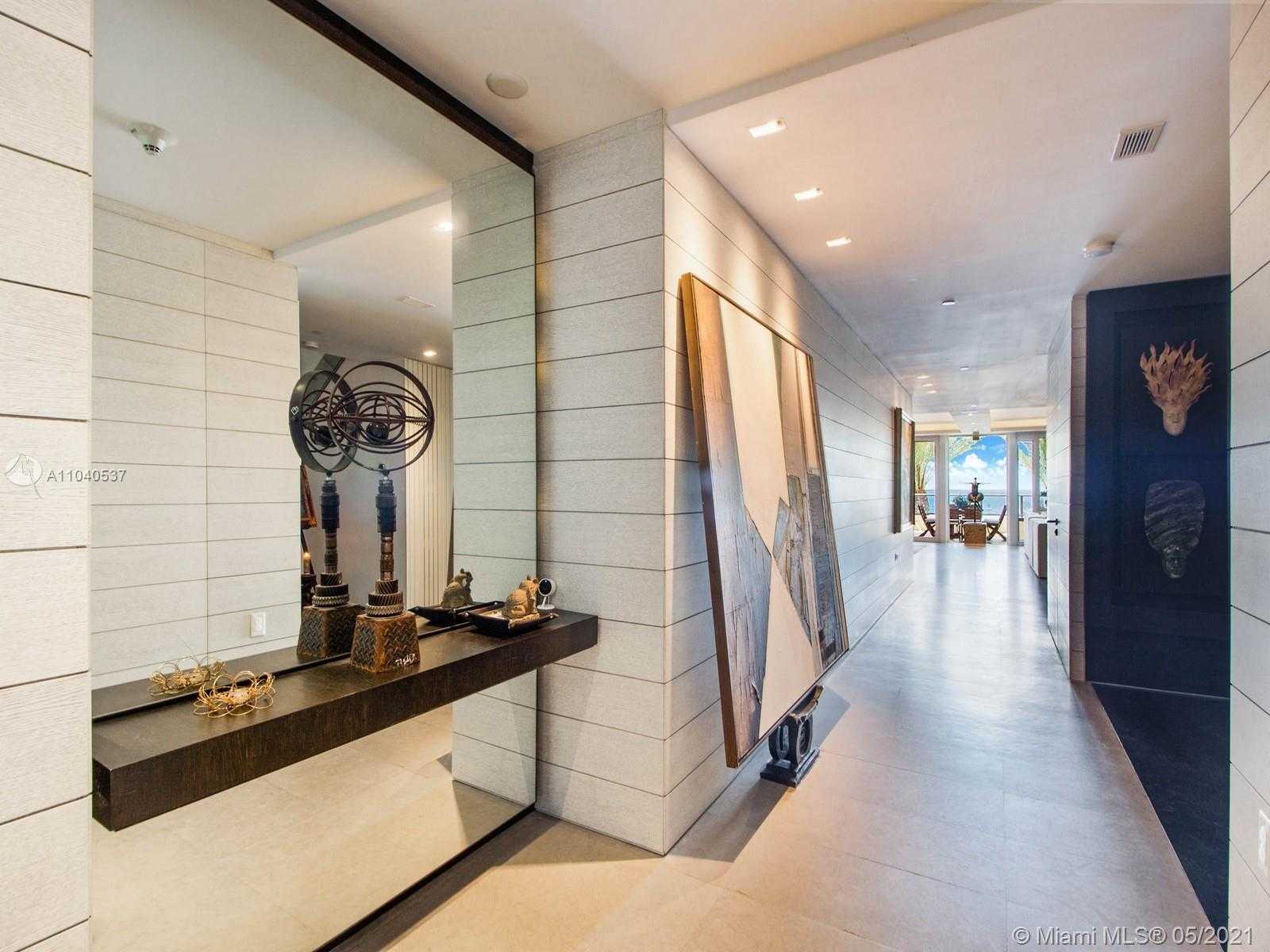 Small Image of 3535 HIAWATHA AVE #304, Miami Number 2