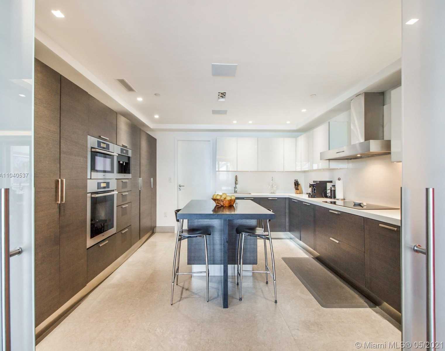 Small Image of 3535 HIAWATHA AVE #304, Miami Number 6