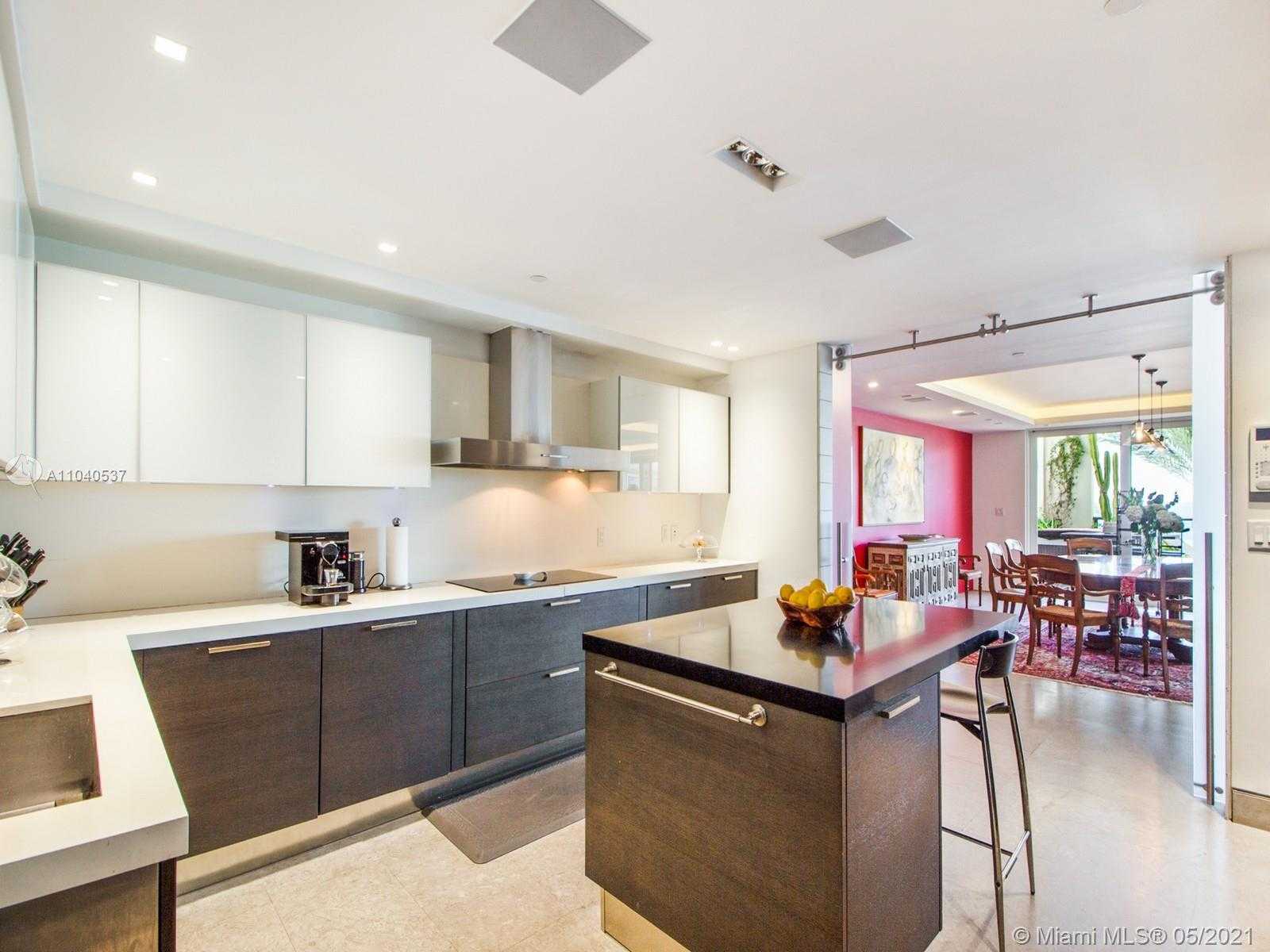 Small Image of 3535 HIAWATHA AVE #304, Miami Number 7