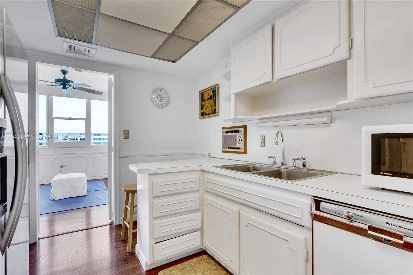 Small Image of 200 OCEAN LANE DR #1001, Key Biscayne Number 10