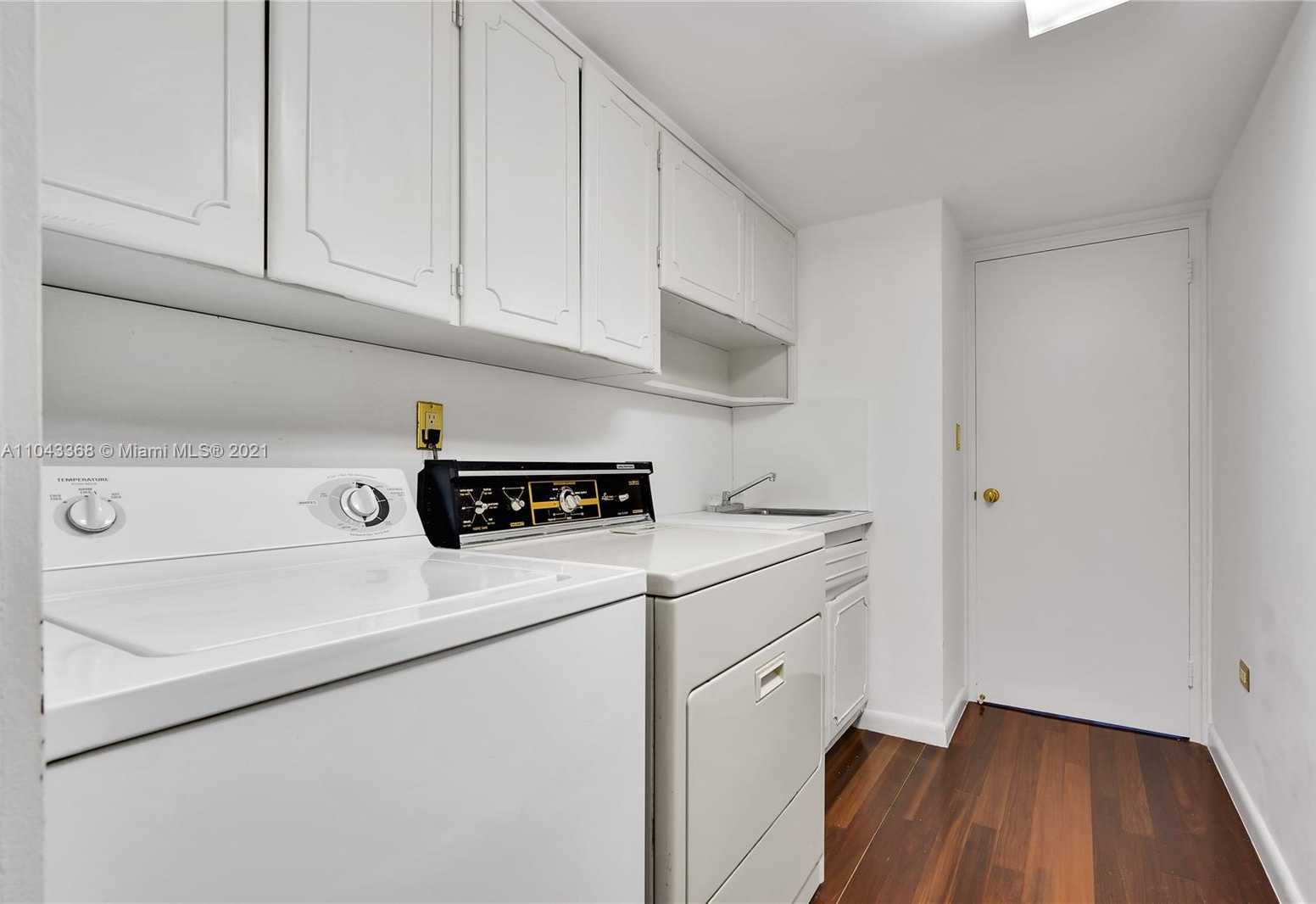 Small Image of 200 OCEAN LANE DR #1001, Key Biscayne Number 11