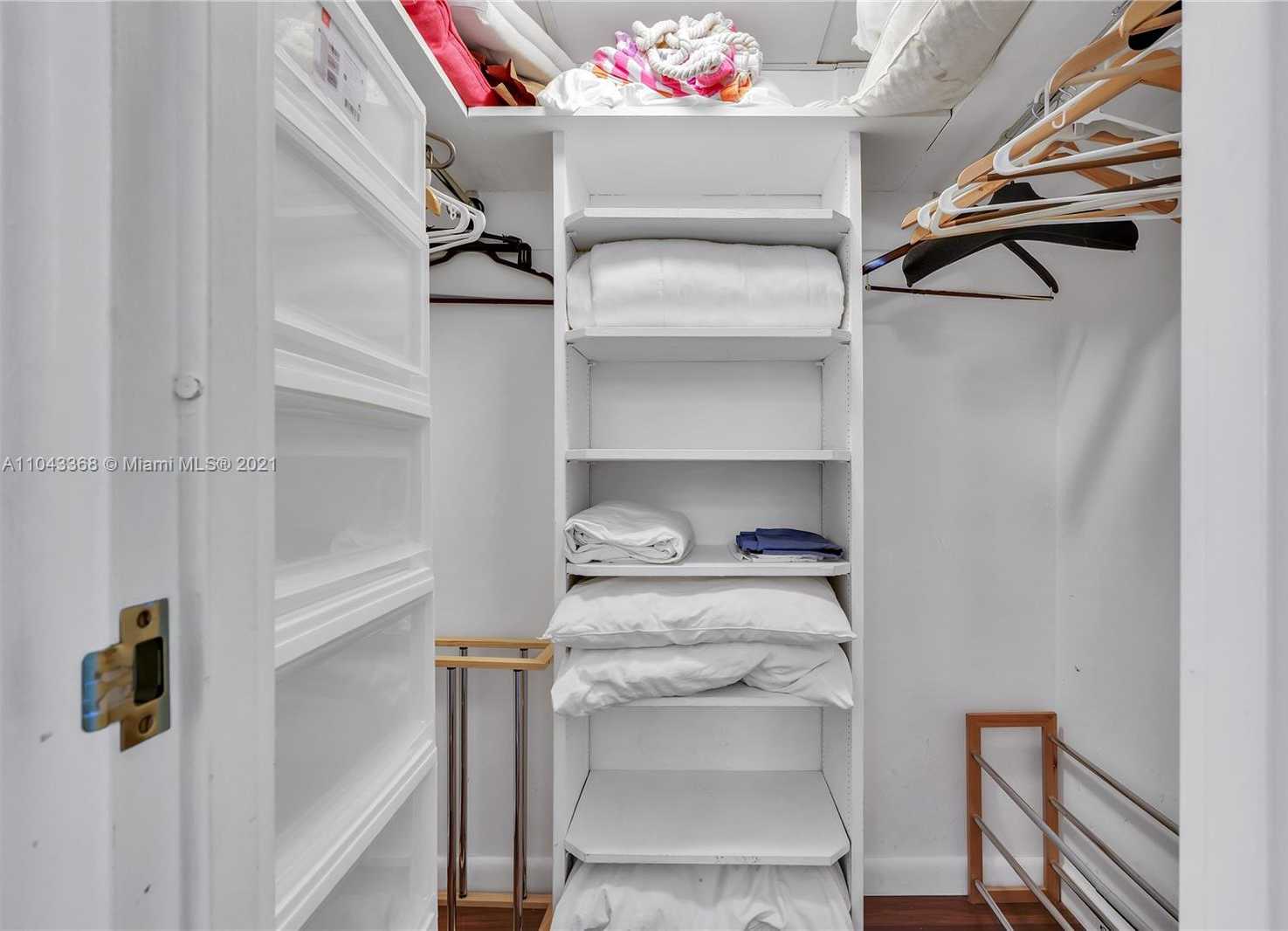 Small Image of 200 OCEAN LANE DR #1001, Key Biscayne Number 16