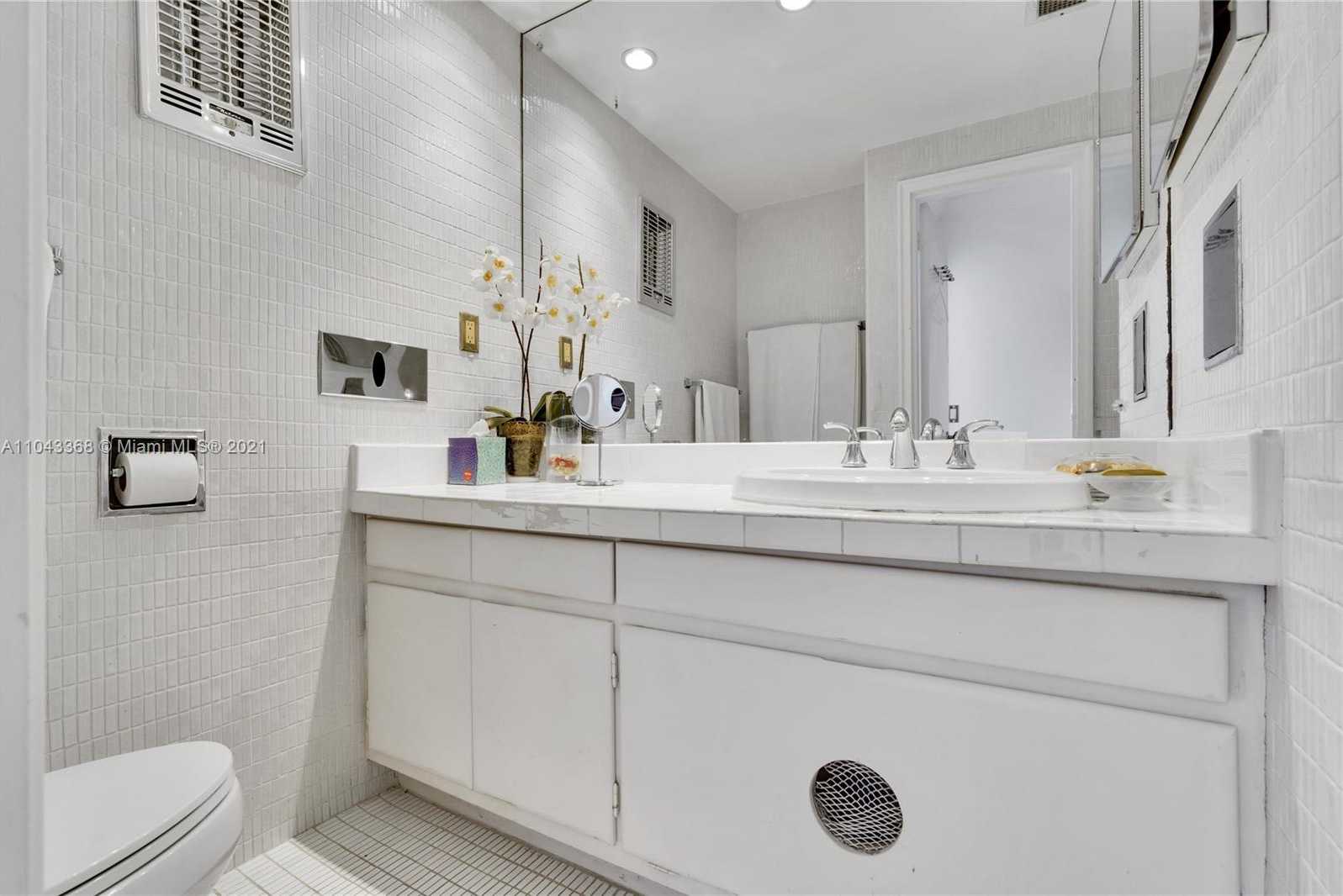 Small Image of 200 OCEAN LANE DR #1001, Key Biscayne Number 22