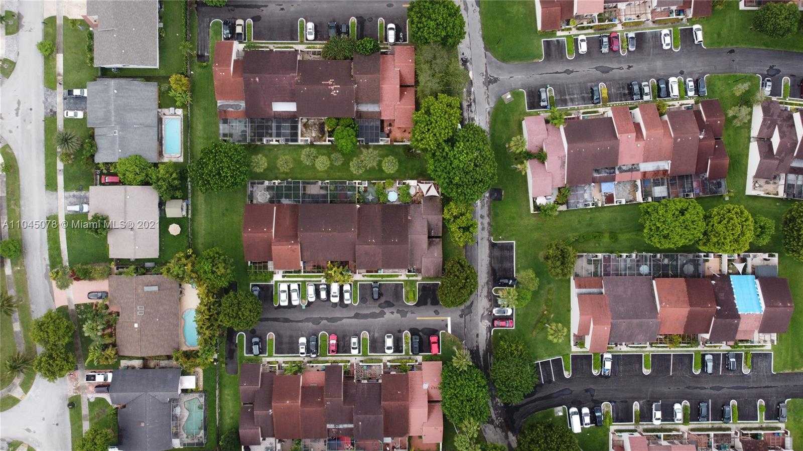 Small Image of 8950 SOUTH WEST 133RD PL #F, Miami Number 3