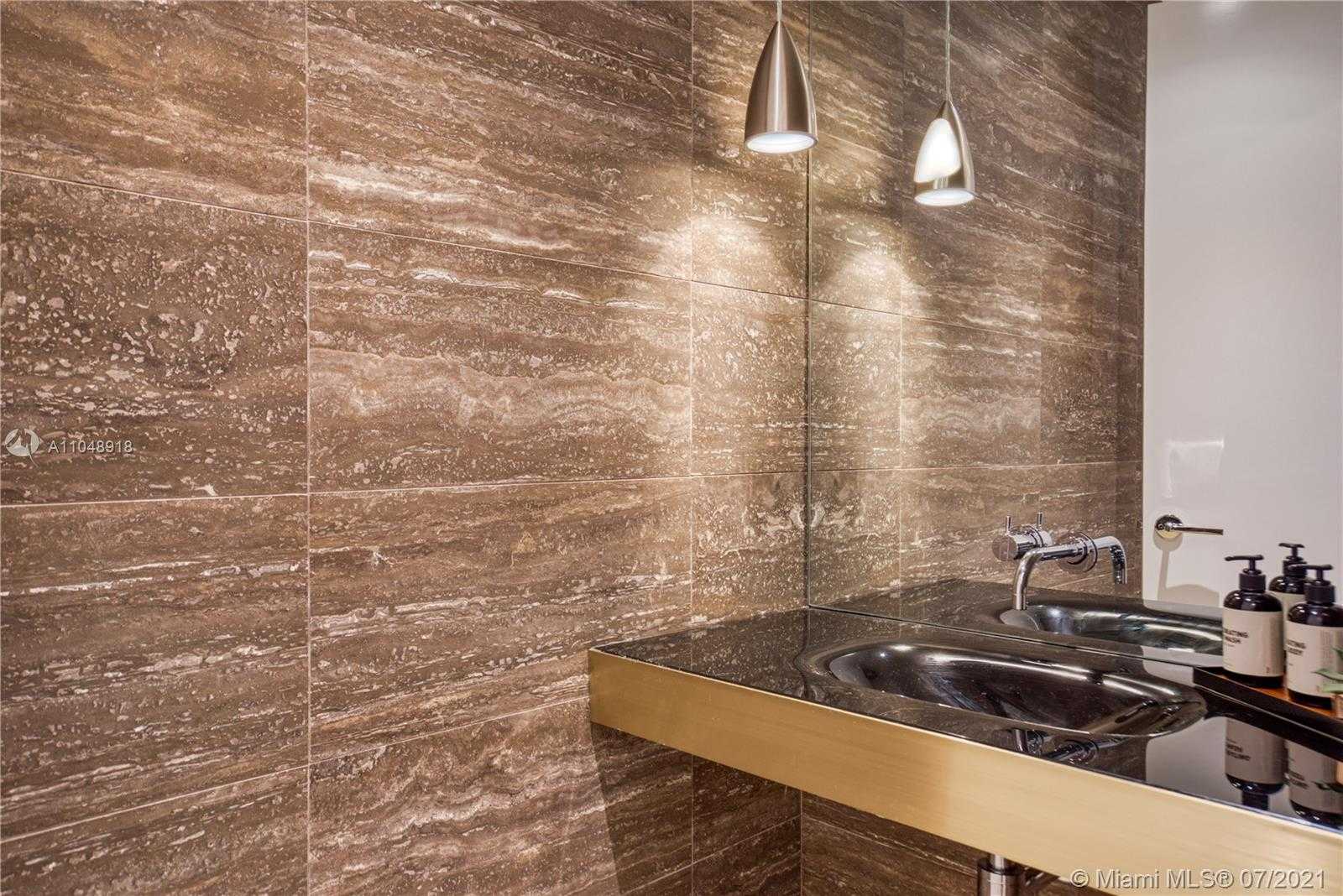 Small Image of 300 COLLINS AVE #3A, Miami Beach Number 10