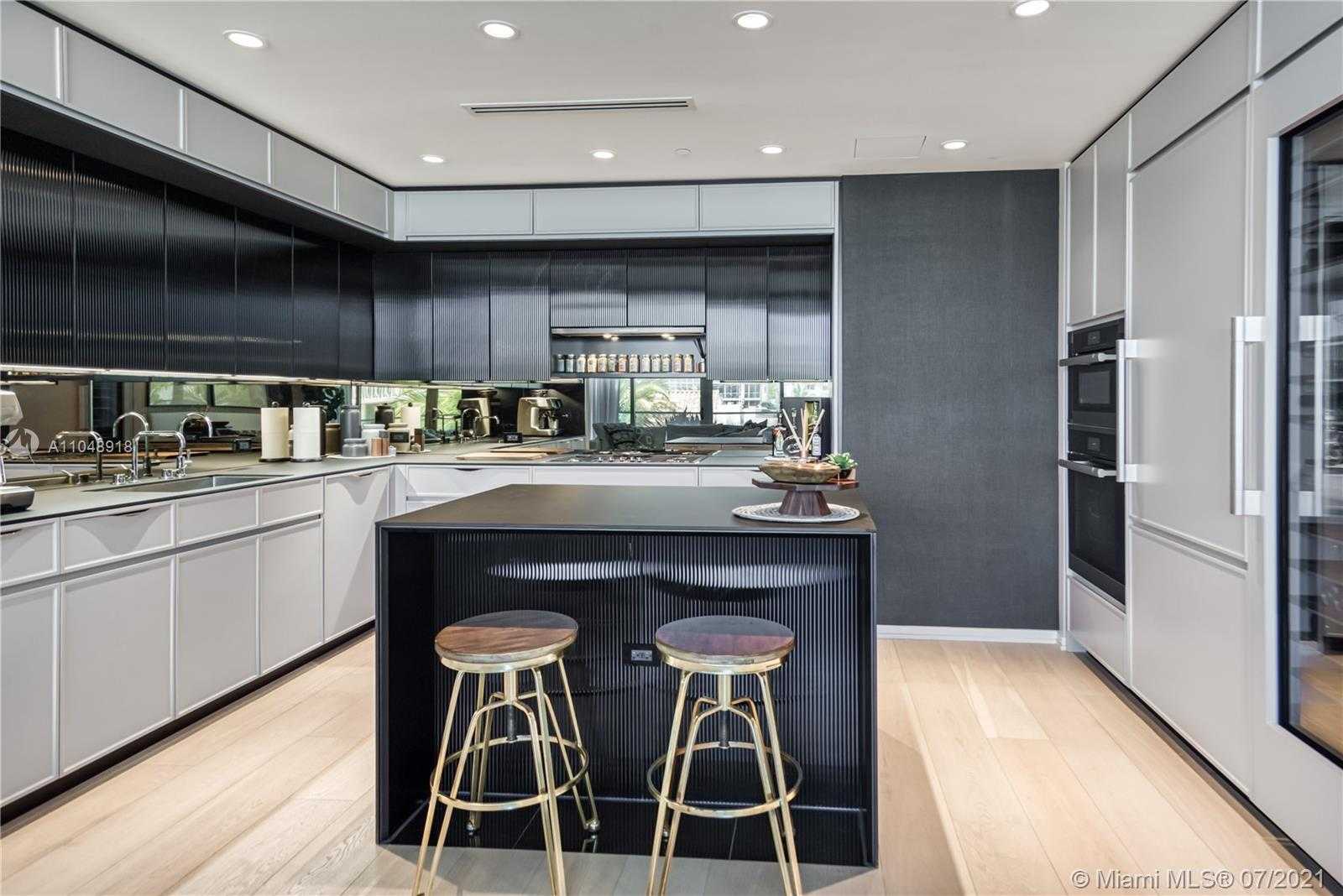 Small Image of 300 COLLINS AVE #3A, Miami Beach Number 4