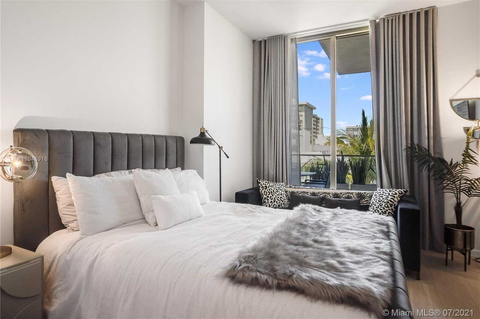 Small Image of 300 COLLINS AVE #3A, Miami Beach Number 9