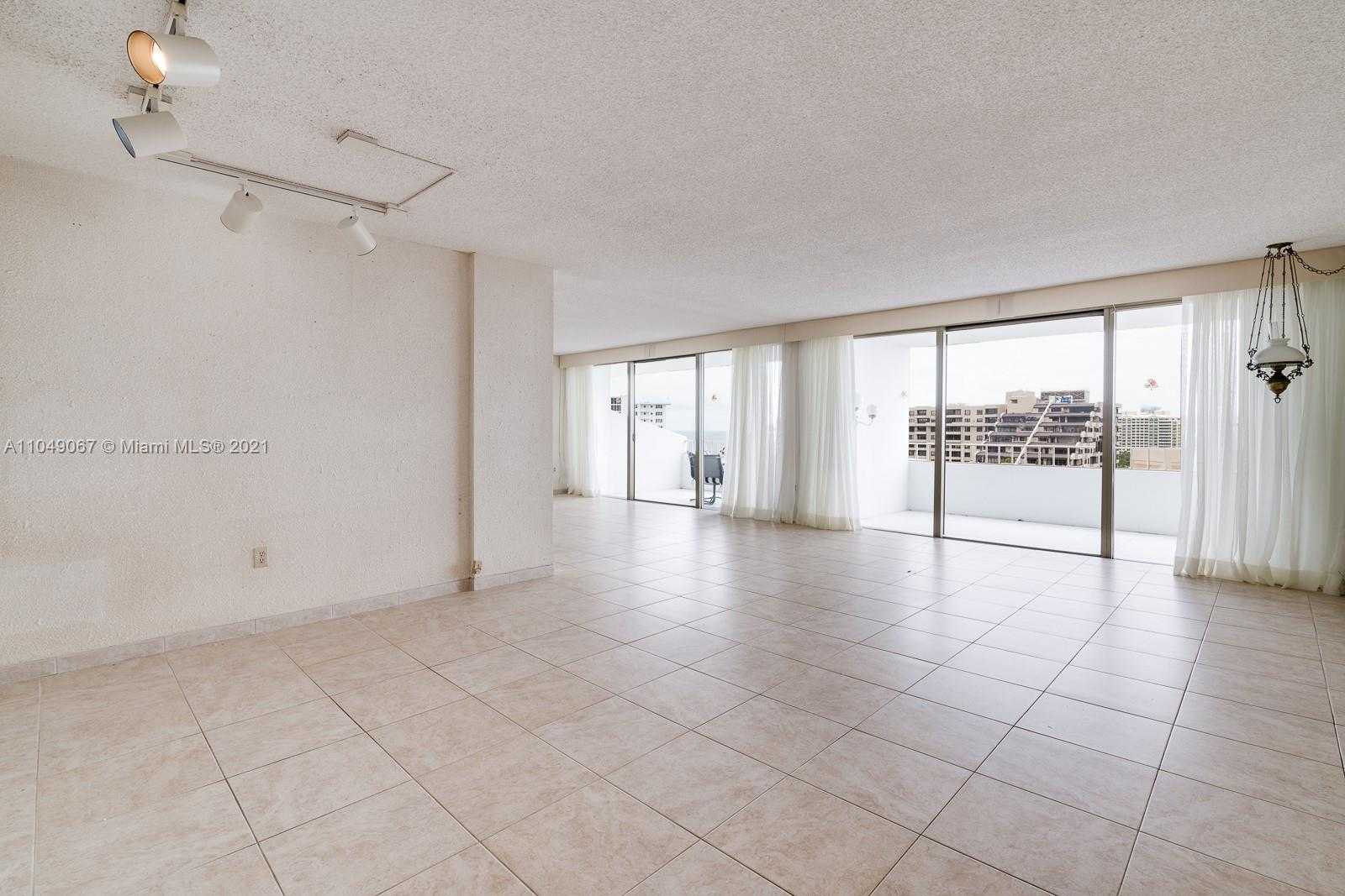 Small Image of 155 OCEAN LANE DR #1205/1203, Key Biscayne Number 6