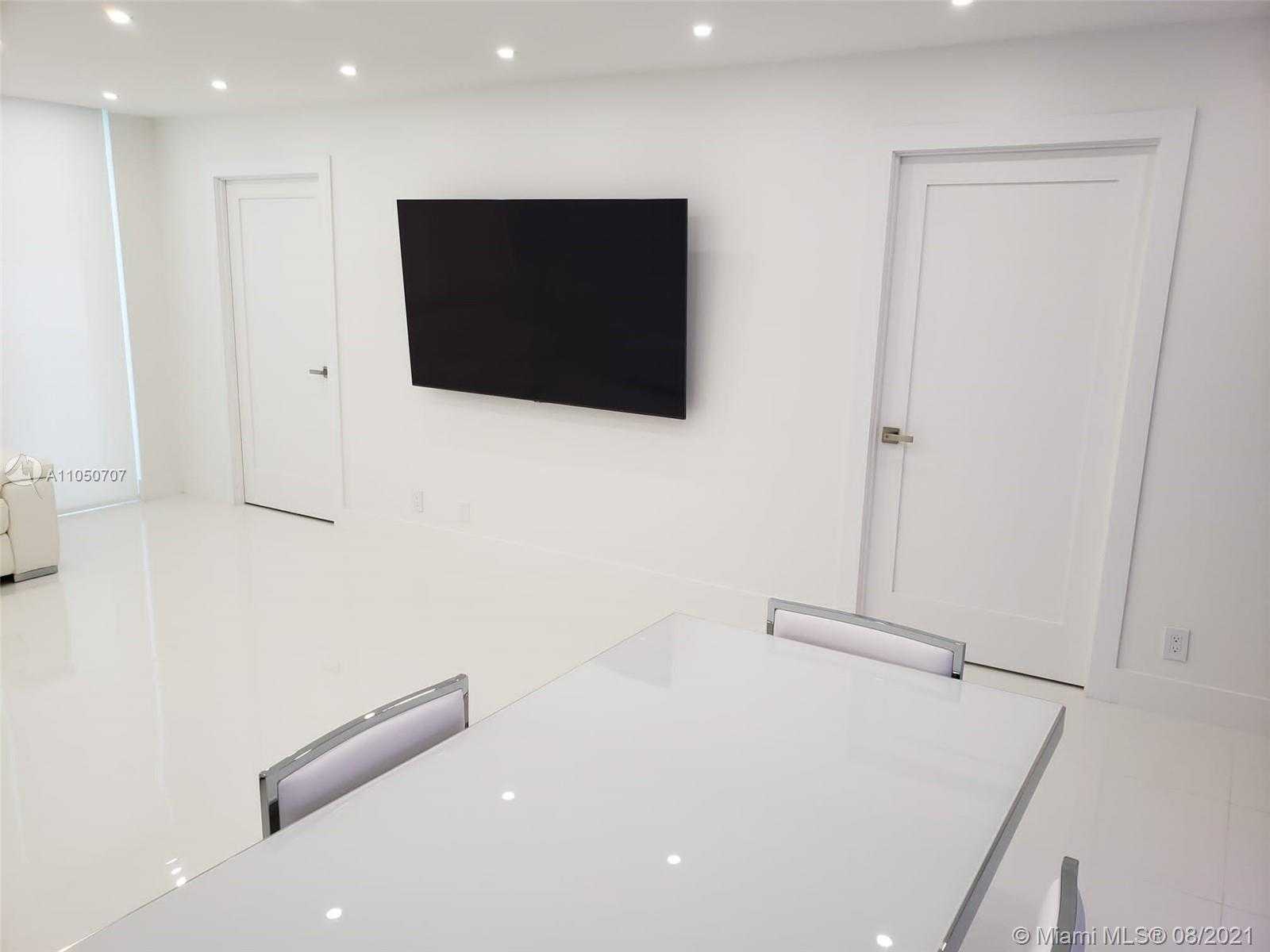 Small Image of 3725 SOUTH OCEAN DR #709, Hollywood Number 3