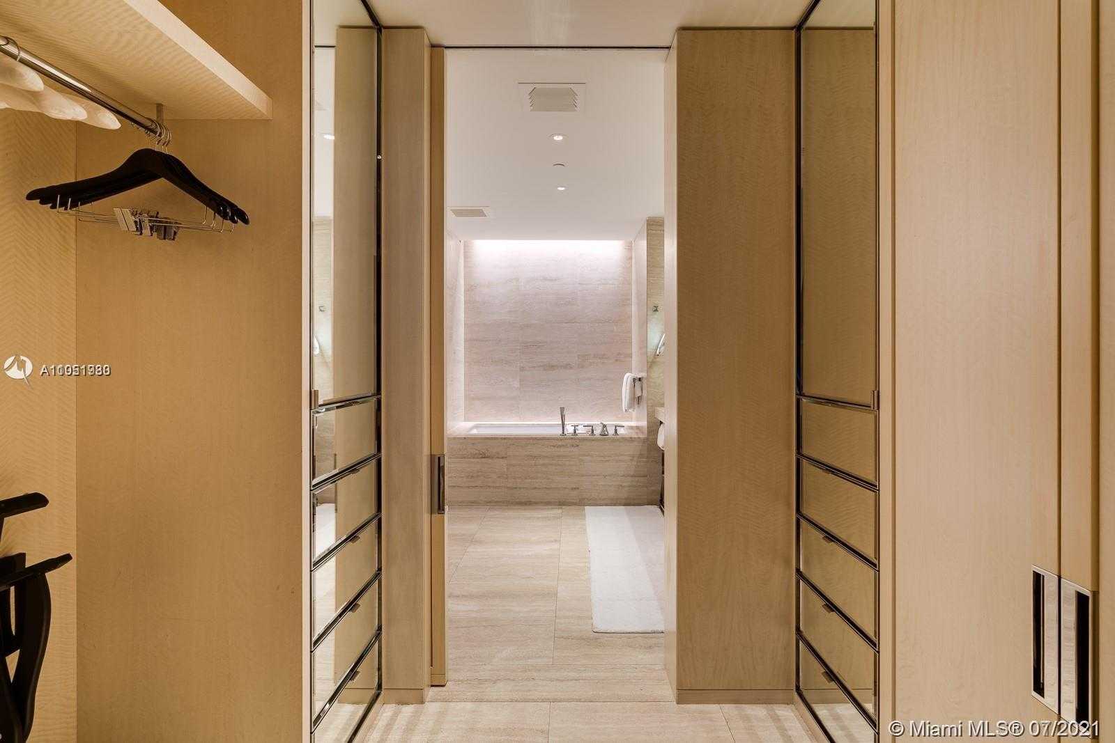 Small Image of 9703 COLLINS #602, Bal Harbour Number 7
