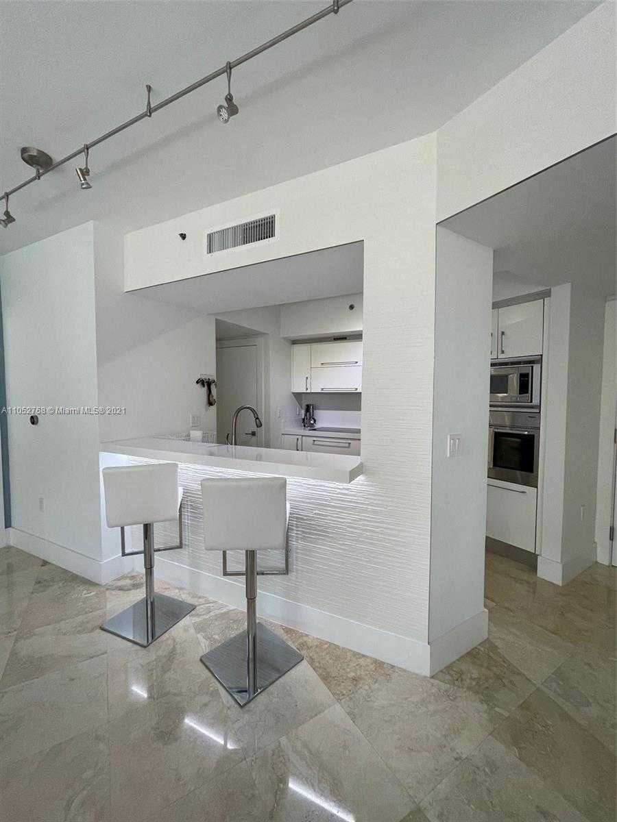 Small Image of 400 ALTON RD #504, Miami Beach Number 4