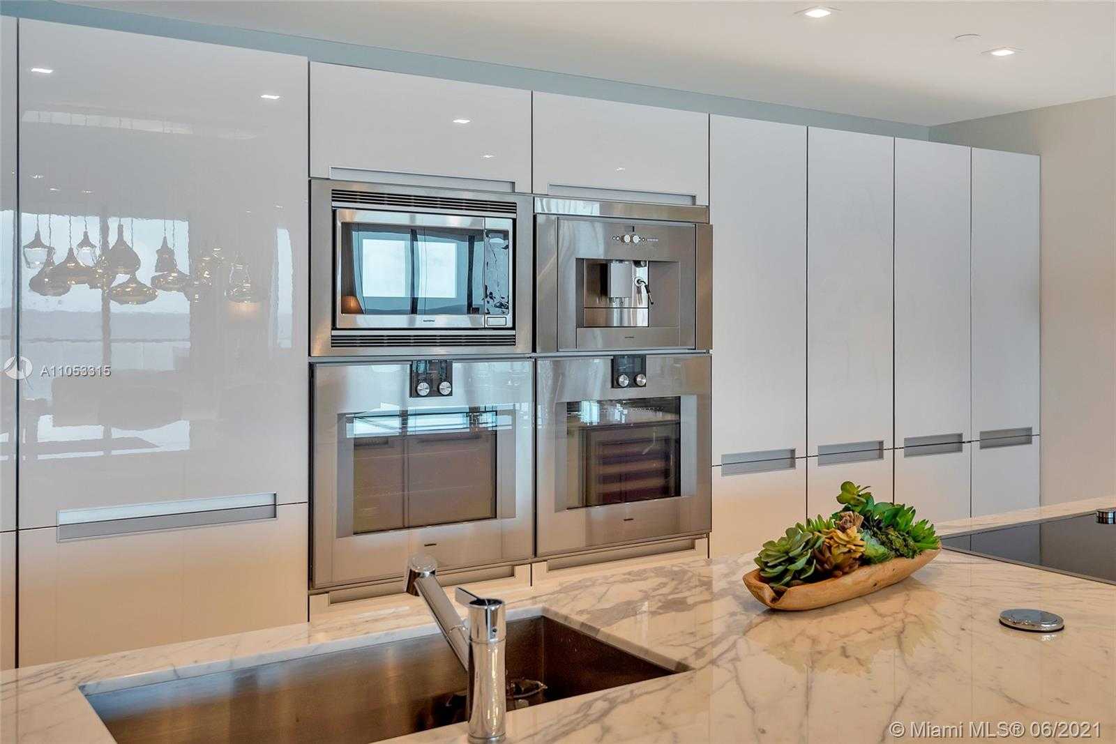Small Image of 321 OCEAN DR #500, Miami Beach Number 18