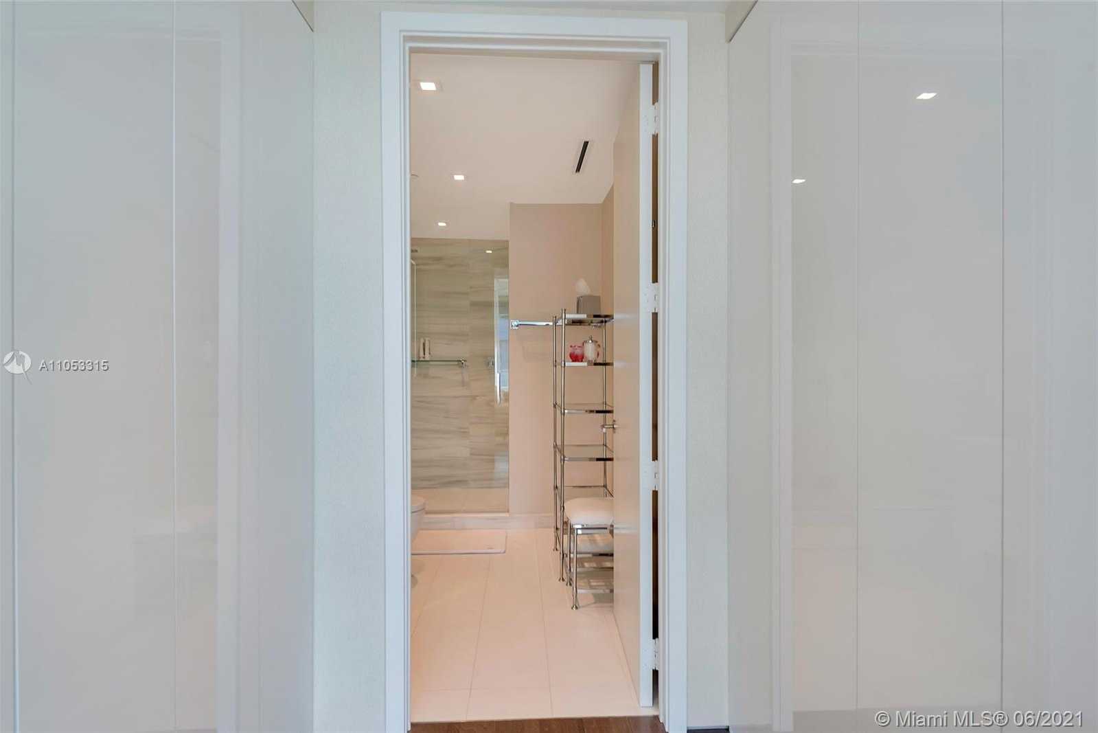 Small Image of 321 OCEAN DR #500, Miami Beach Number 37