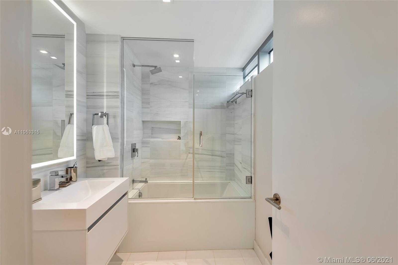 Small Image of 321 OCEAN DR #500, Miami Beach Number 45