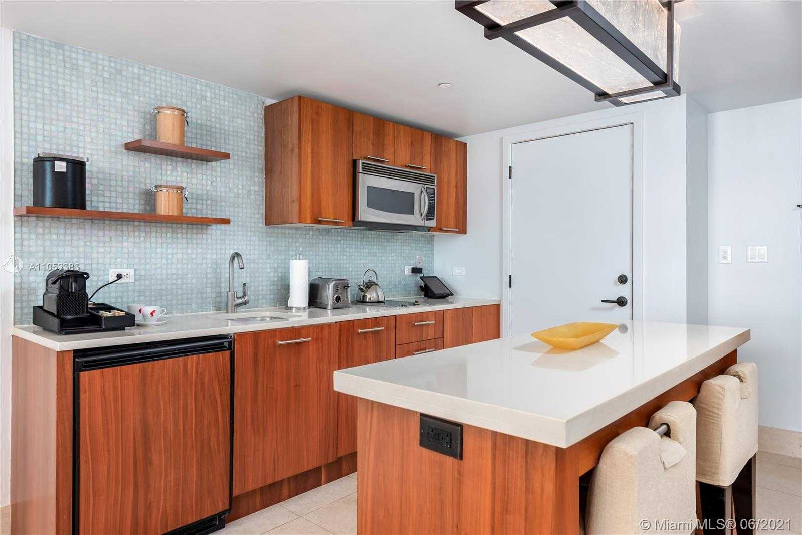 Small Image of 6801 COLLINS AVE #606, Miami Beach Number 12