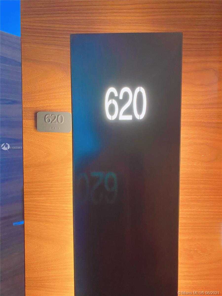 Small Image of 6801 COLLINS AVE #606, Miami Beach Number 15