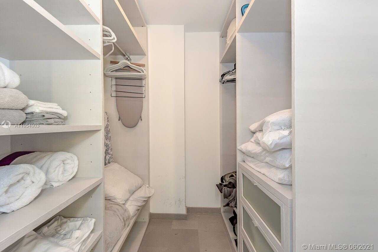 Small Image of 88 SOUTH WEST 7TH ST #3107, Miami Number 27