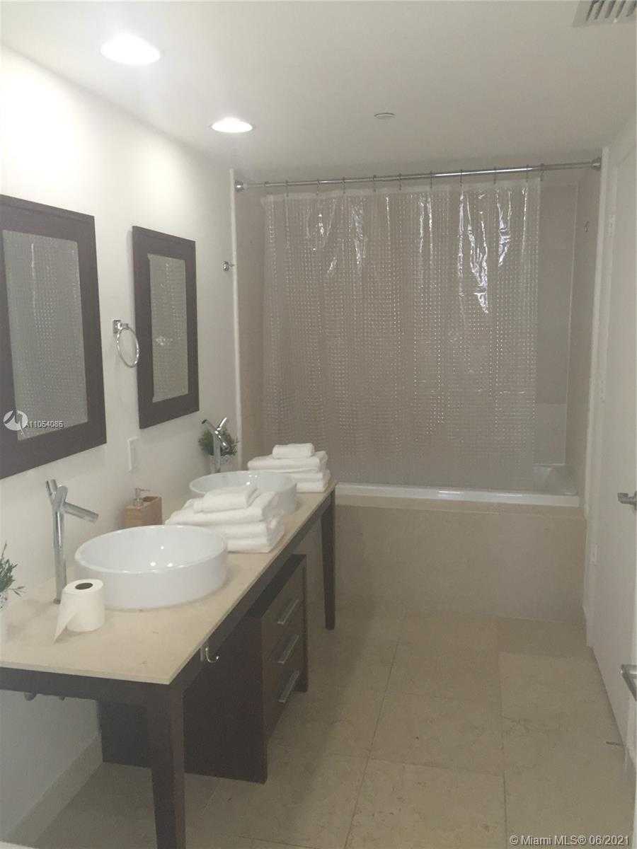 Small Image of 485 BRICKELL AVE #4501, Miami Number 6