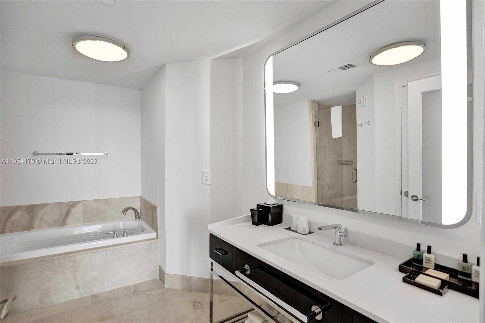 Small Image of 4401 COLLINS AVE #2610/12, Miami Beach Number 14