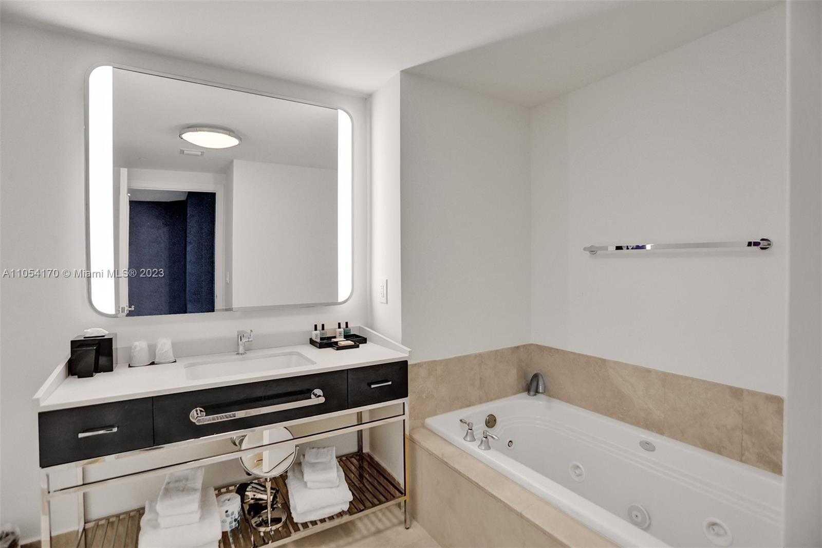 Small Image of 4401 COLLINS AVE #2610/12, Miami Beach Number 36