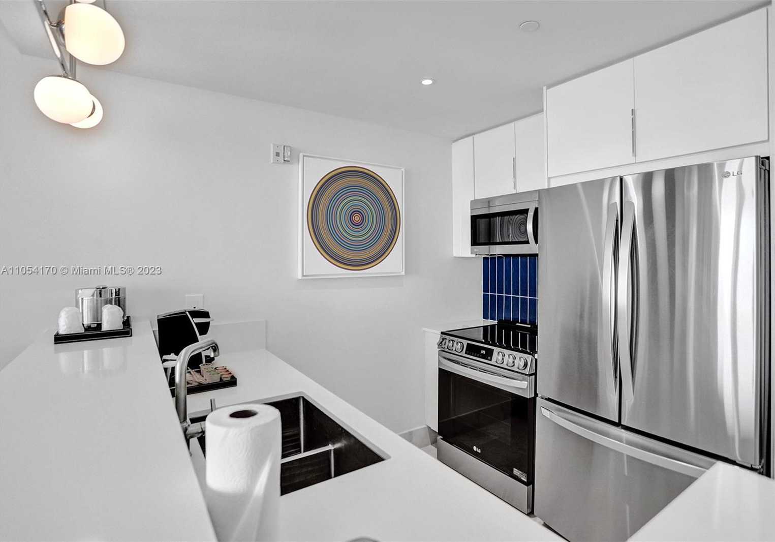 Small Image of 4401 COLLINS AVE #2610/12, Miami Beach Number 9