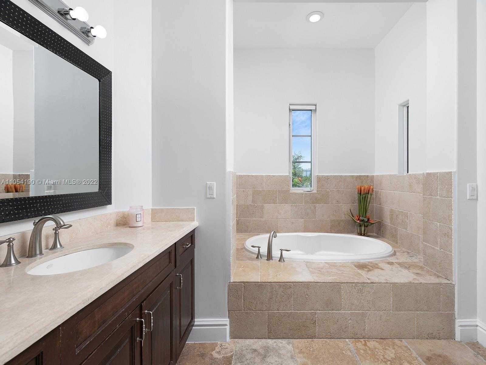 Small Image of 10120 SOUTH WEST 75 PL, Pinecrest Number 17