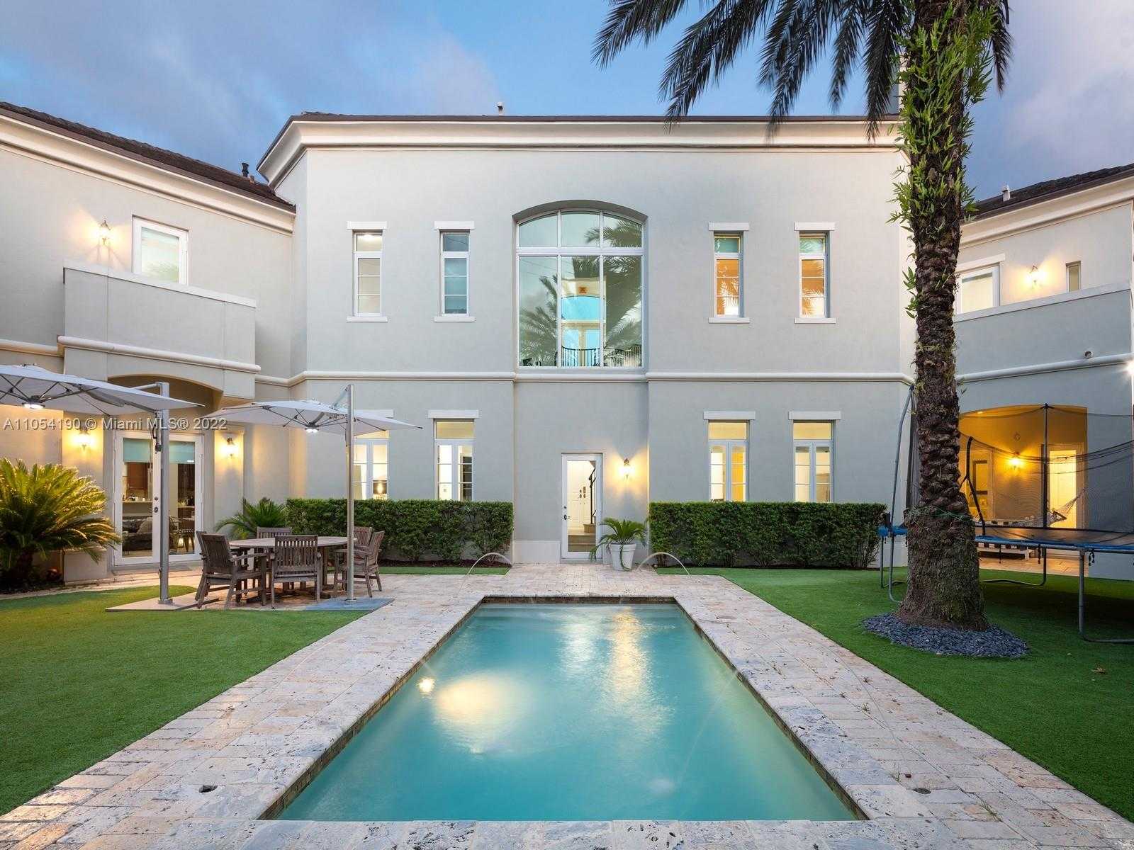 Small Image of 10120 SOUTH WEST 75 PL, Pinecrest Number 30