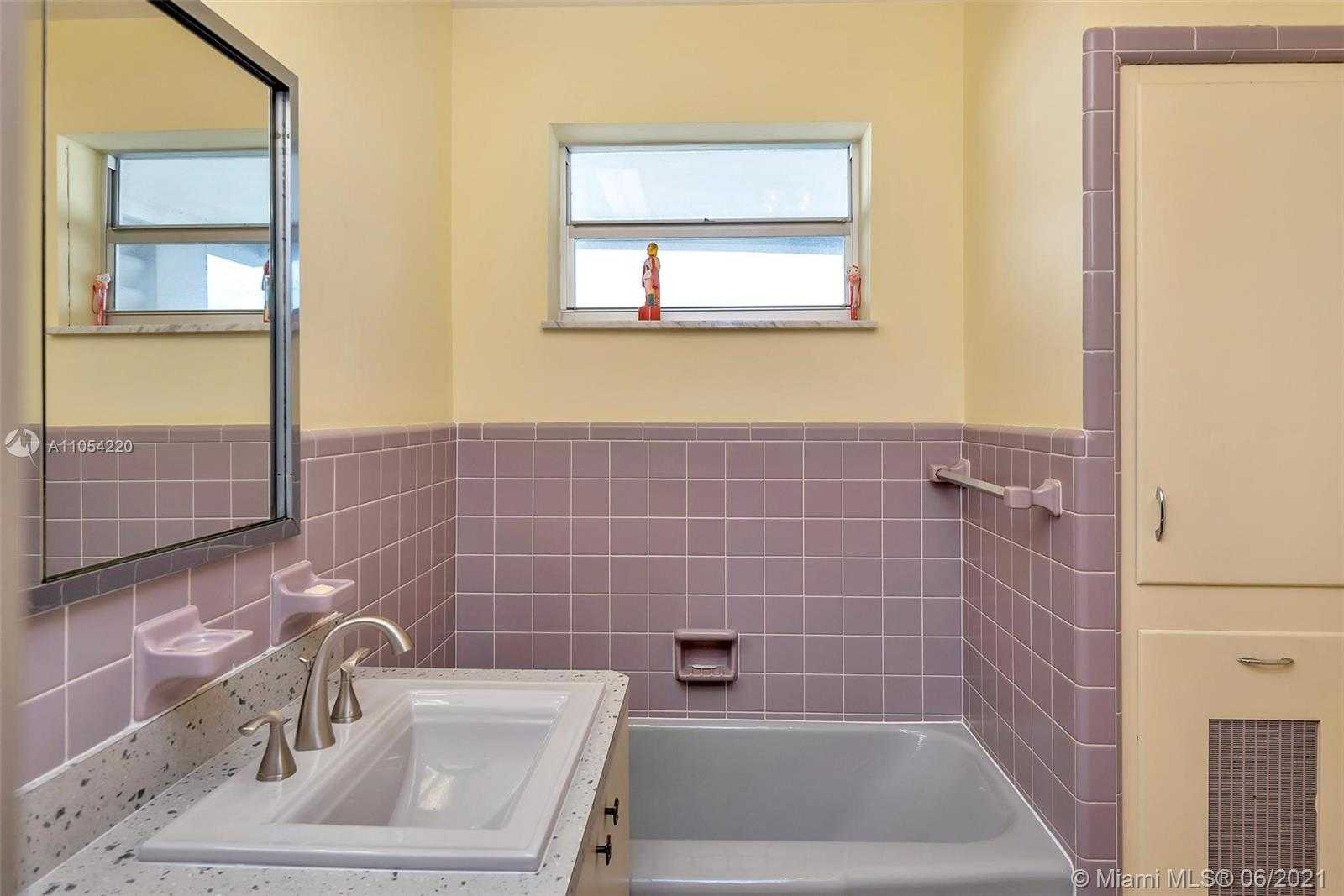 Small Image of 16 ISLAND AVE #4E, Miami Beach Number 6