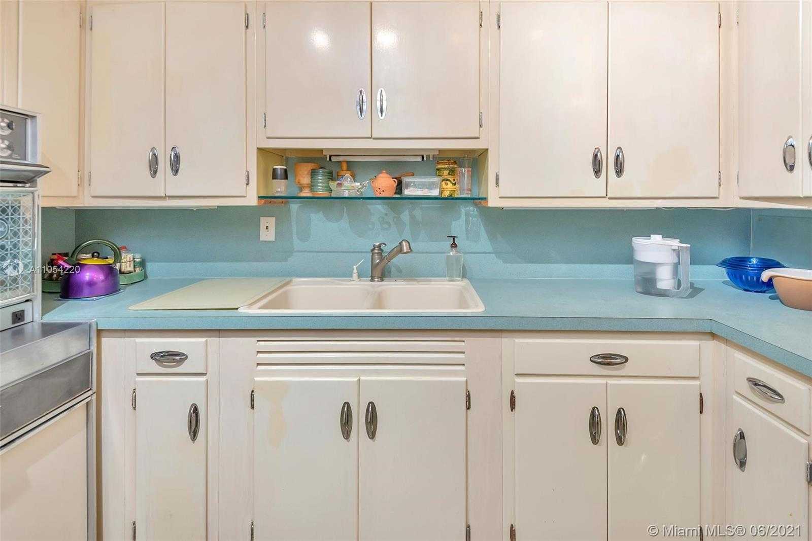 Small Image of 16 ISLAND AVE #4E, Miami Beach Number 9