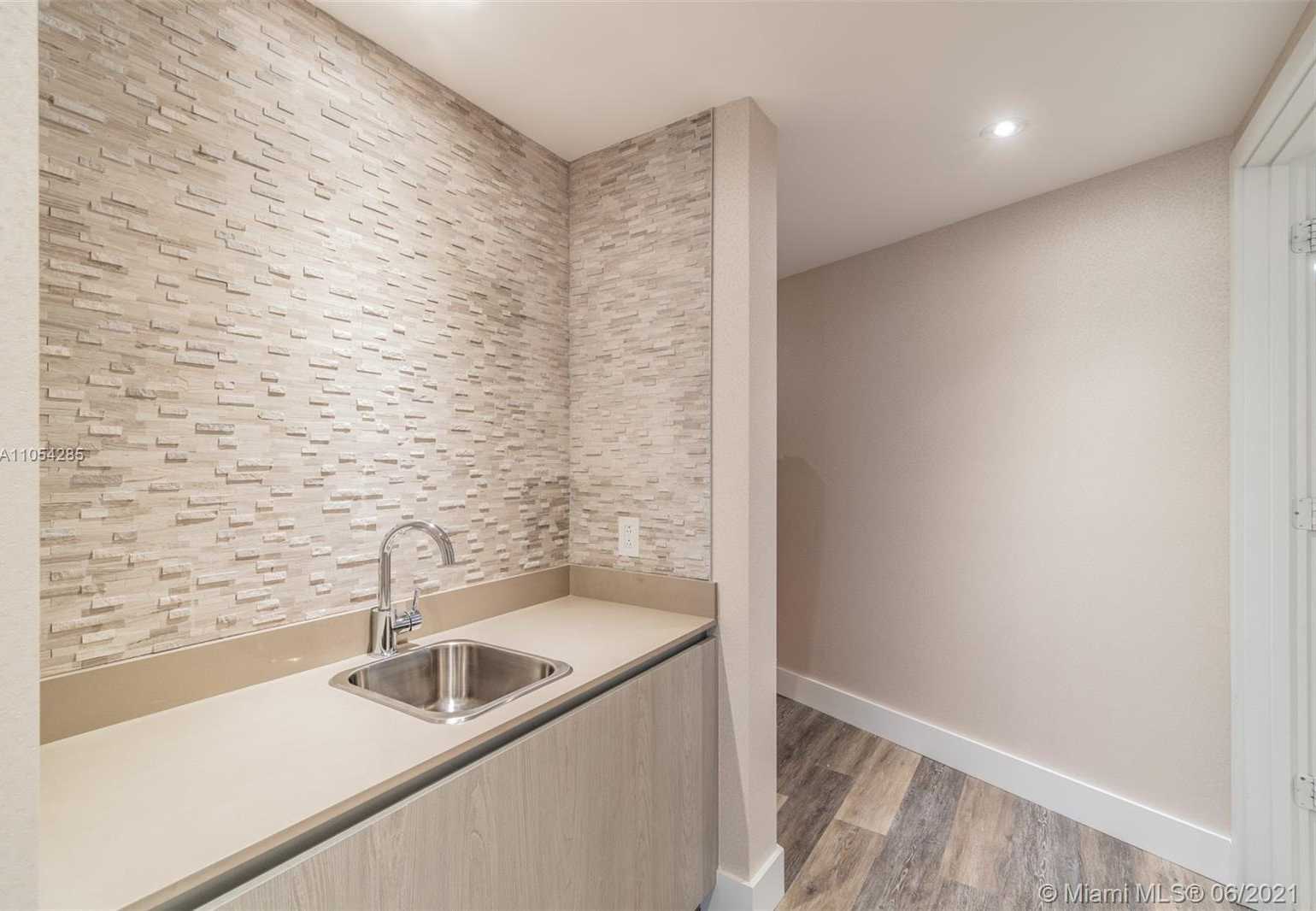 Small Image of 4111 SOUTH OCEAN DR #3401-02, Hollywood Number 24