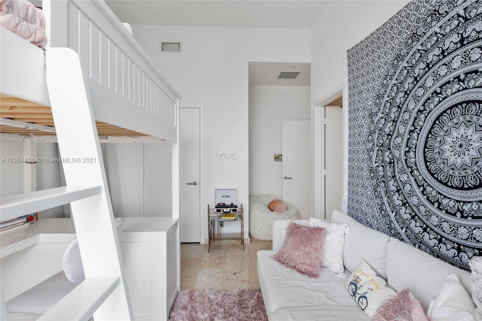 Small Image of 68 SOUTH EAST 6TH ST #4011, Miami Number 29