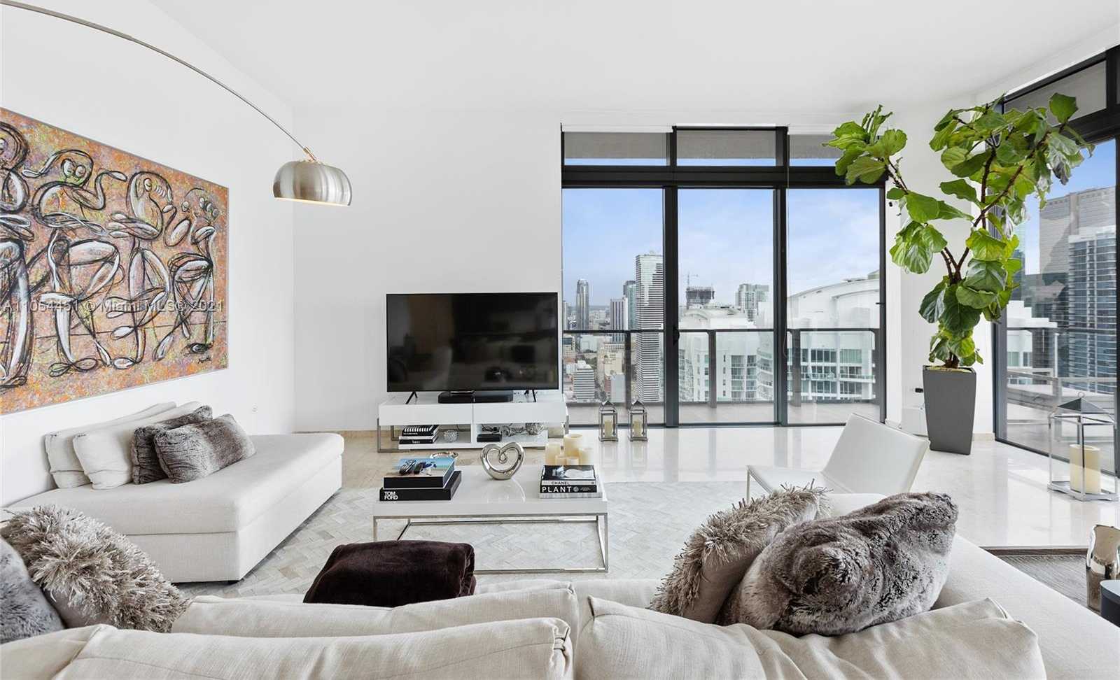 Small Image of 68 SOUTH EAST 6TH ST #4011, Miami Number 6