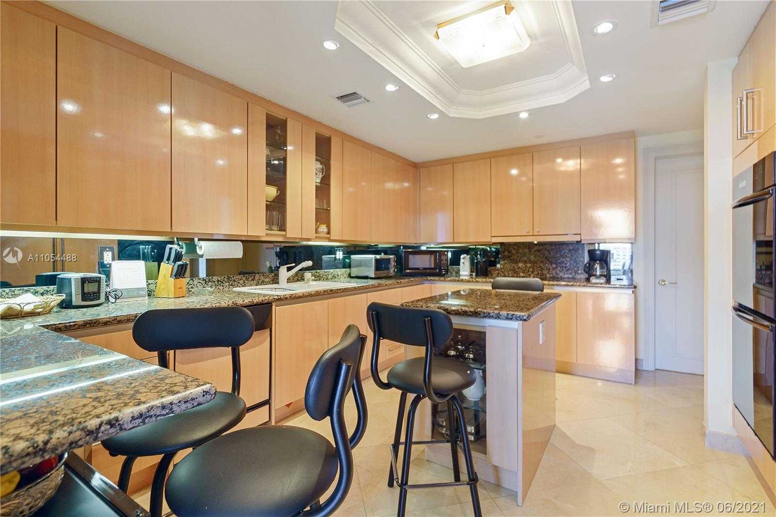 Small Image of 430 GRAND BAY DR #1008, Key Biscayne Number 5
