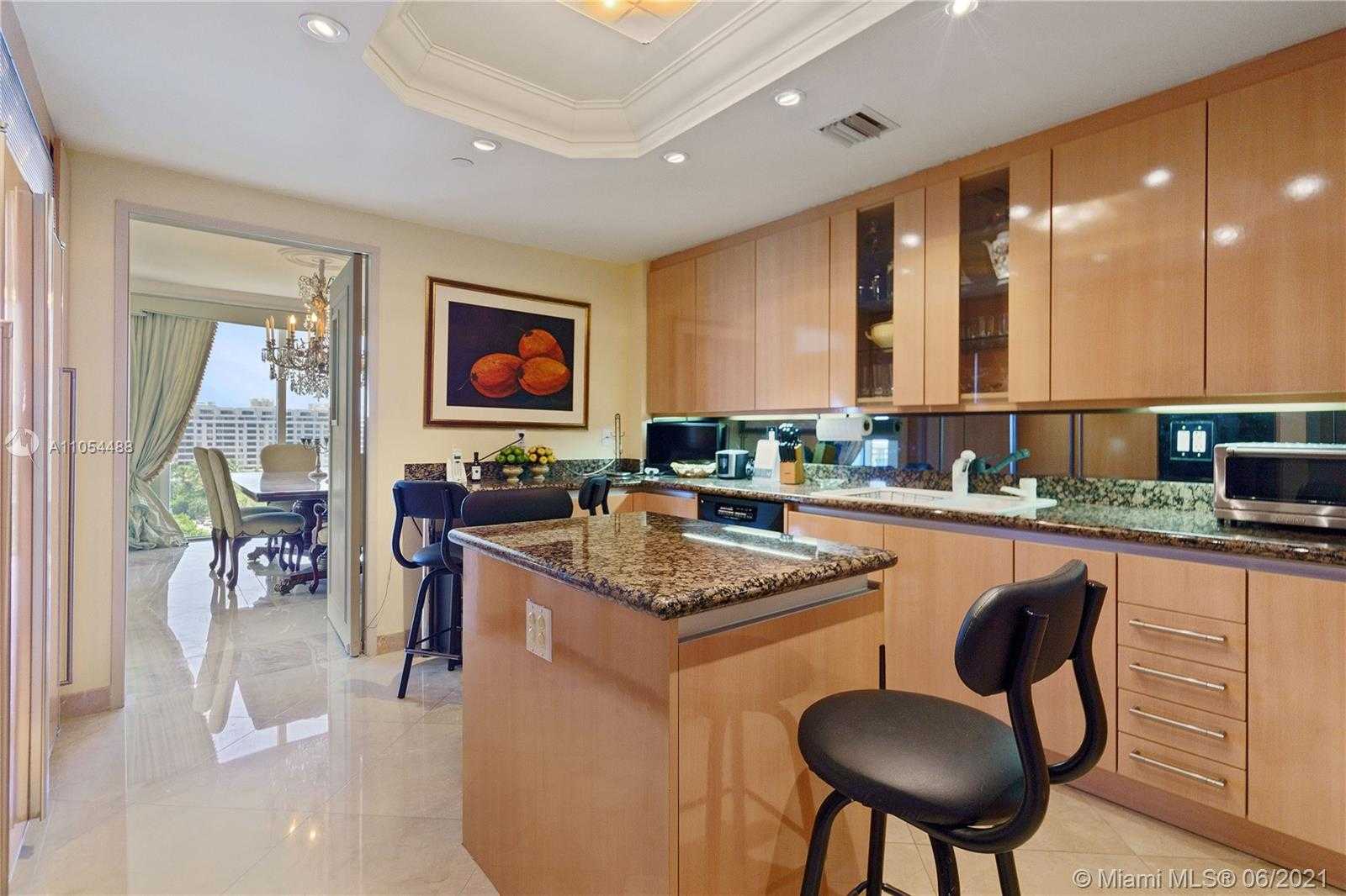 Small Image of 430 GRAND BAY DR #1008, Key Biscayne Number 6