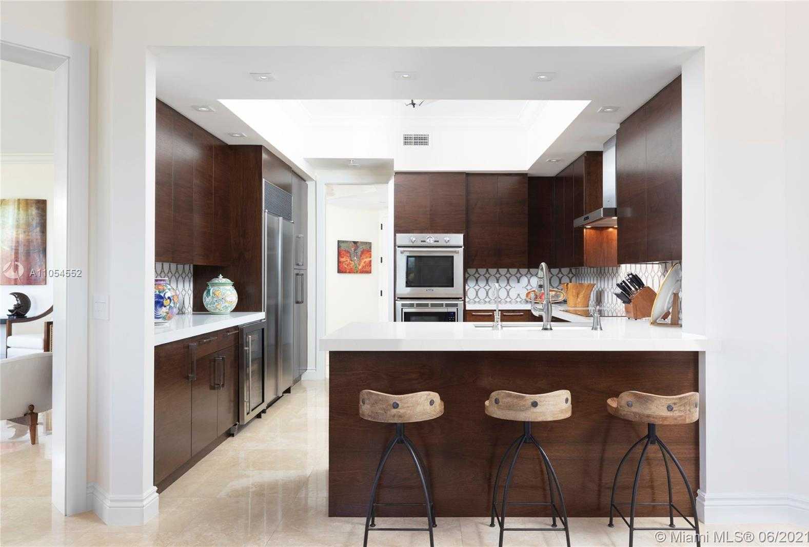 Small Image of 13621 DEERING BAY DR #201, Coral Gables Number 3