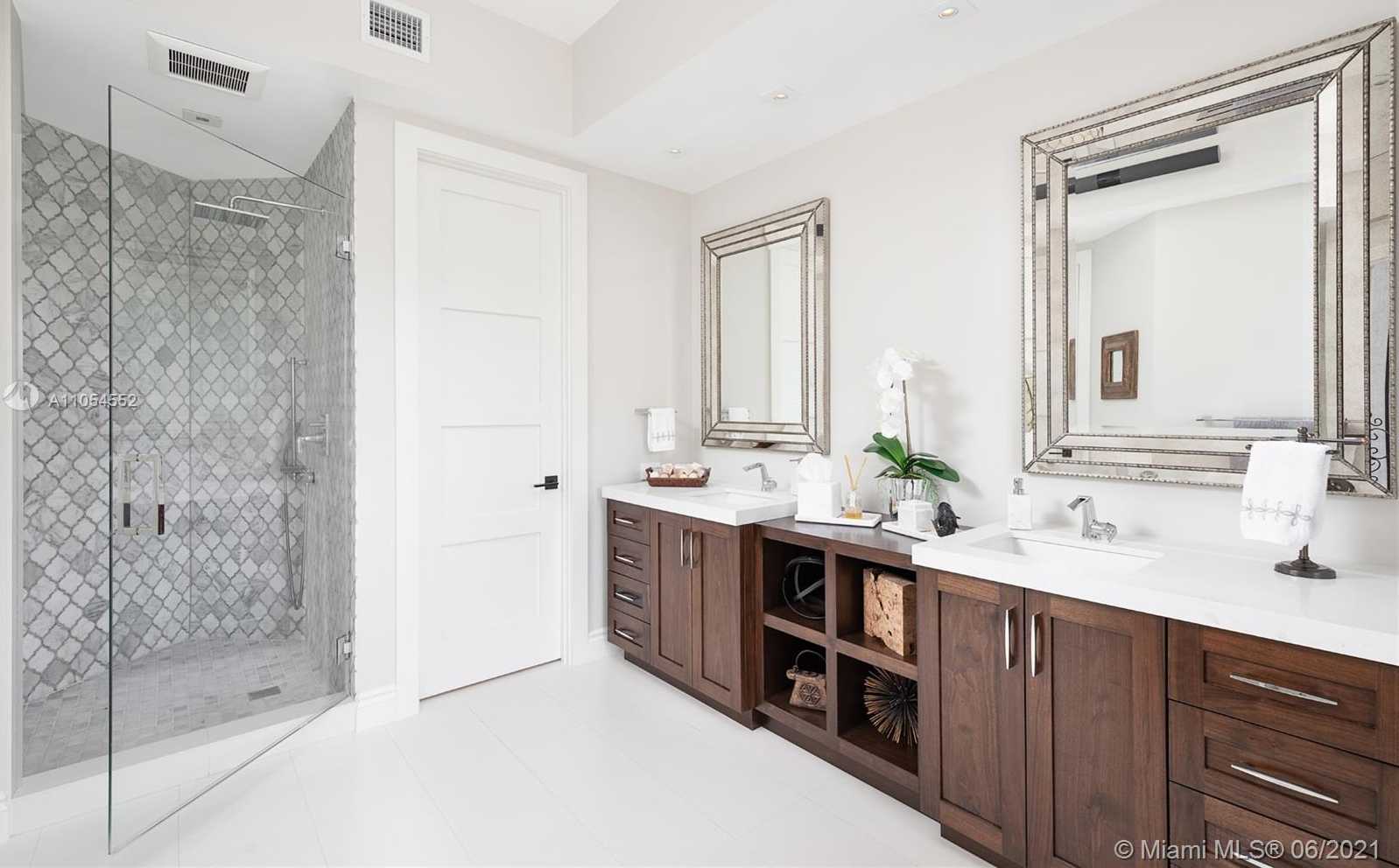 Small Image of 13621 DEERING BAY DR #201, Coral Gables Number 7
