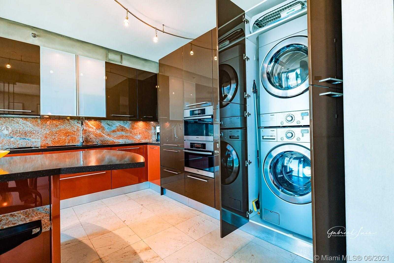 Small Image of 300 SOUTH POINTE DR #2102, Miami Beach Number 11