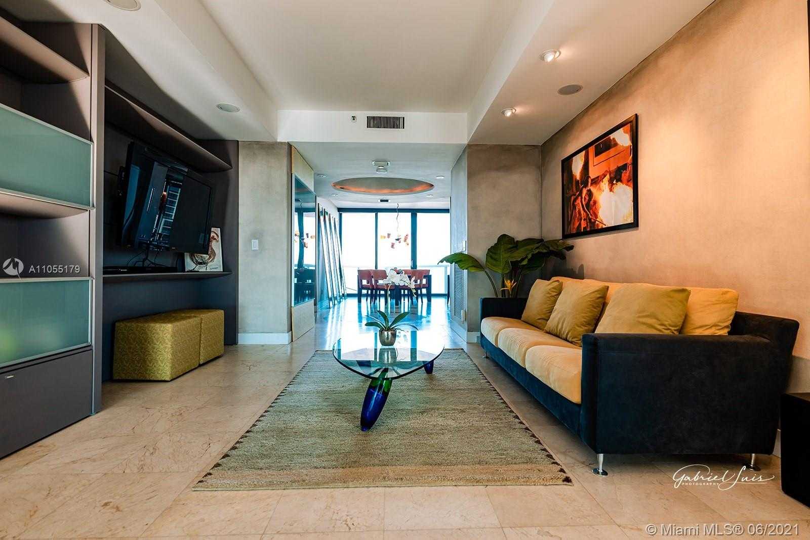 Small Image of 300 SOUTH POINTE DR #2102, Miami Beach Number 23