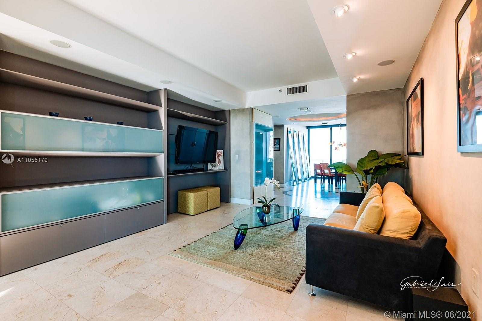 Small Image of 300 SOUTH POINTE DR #2102, Miami Beach Number 24