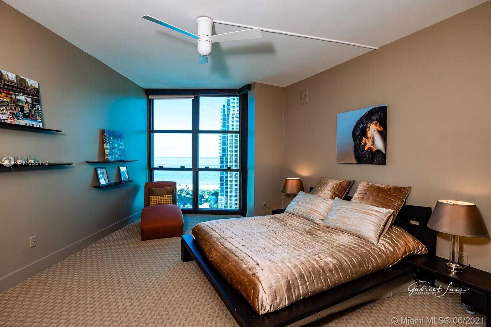 Small Image of 300 SOUTH POINTE DR #2102, Miami Beach Number 34