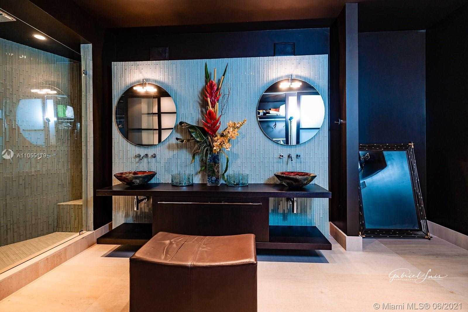 Small Image of 300 SOUTH POINTE DR #2102, Miami Beach Number 41