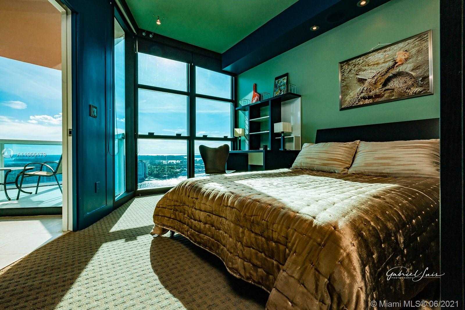 Small Image of 300 SOUTH POINTE DR #2102, Miami Beach Number 45