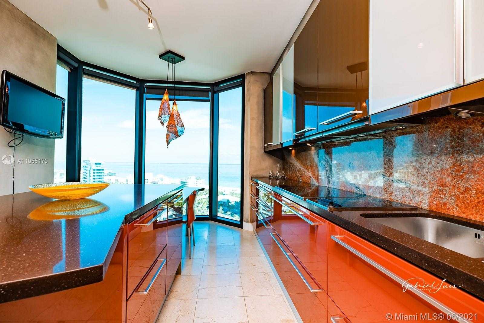 Small Image of 300 SOUTH POINTE DR #2102, Miami Beach Number 5